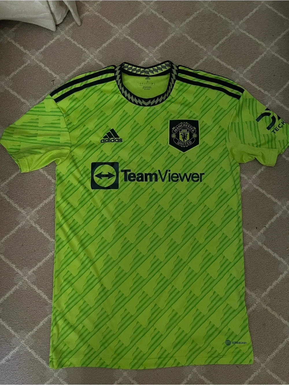 Adidas Manchester United Men's Size Small Neon Green Short Sleeve Jersey